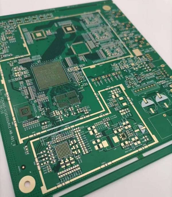 Rogers PCB 與 FR4 PCB區別
